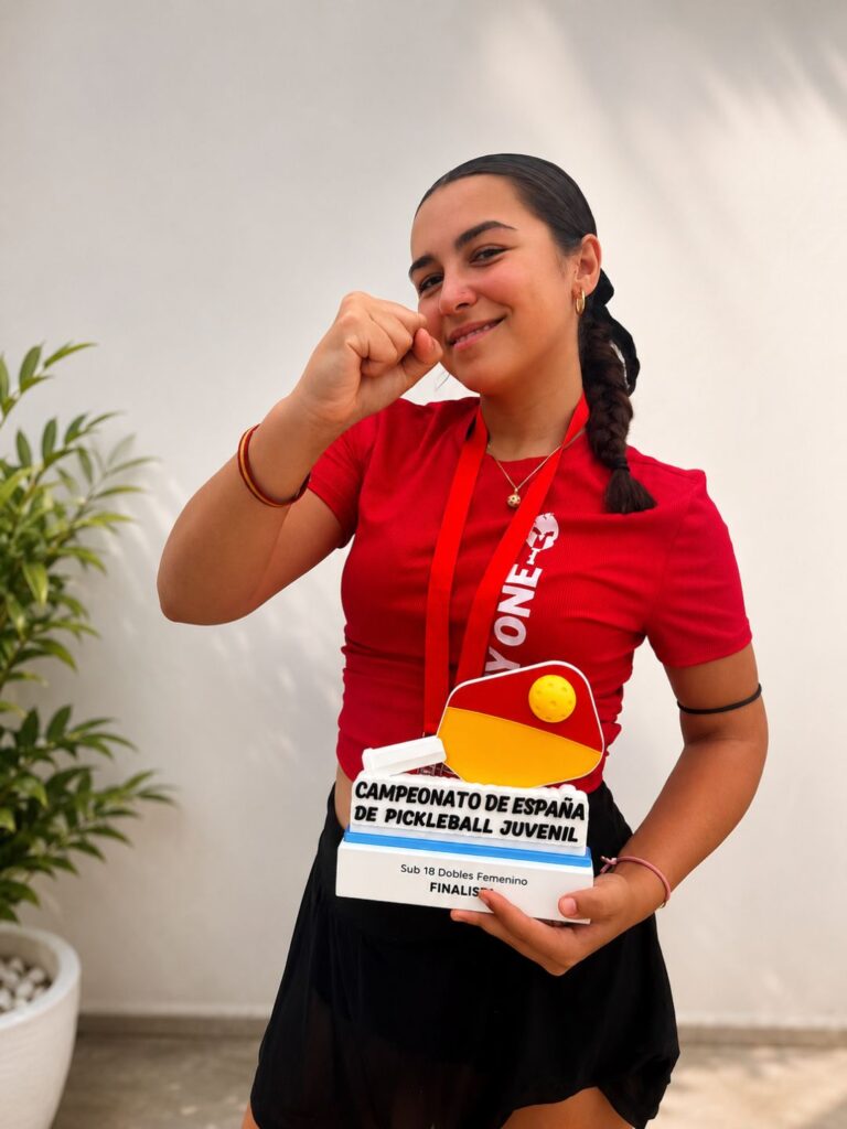 Zayda Simón Palomares conquista la plata nacional y se convierte en una de las grandes promesas del pickleball español