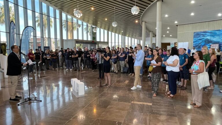El Auditorio Internacional de Torrevieja reúne más de 400 ofertas de trabajo en la Feria Comarcal Vega Baja Emplea 2026
