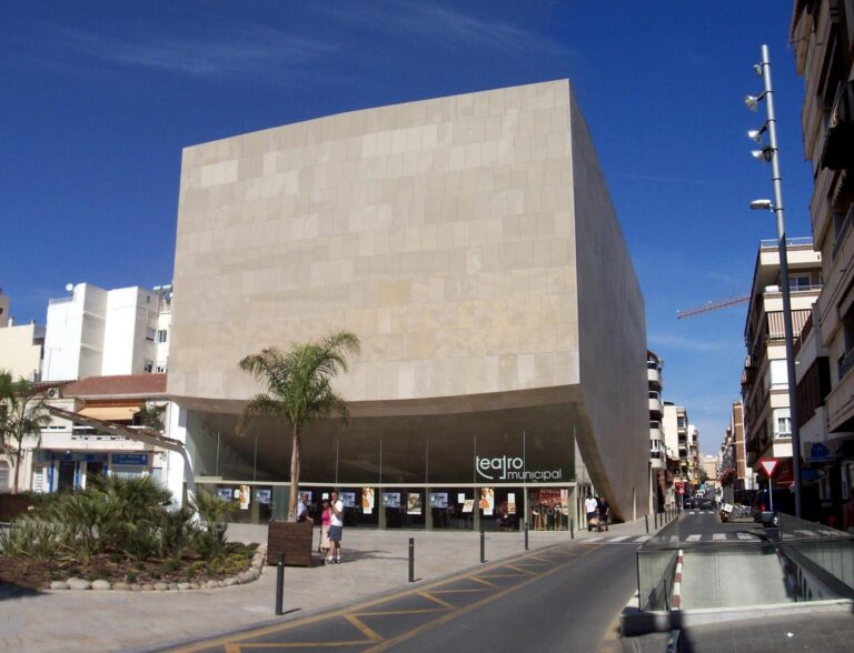 EL AYUNTAMIENTO DE TORREVIEJA SACA A LICITACIÓN LA GESTIÓN DEL TEATRO MUNICIPAL, EL AUDITORIO INTERNACIONAL Y LOS MUSEOS FLOTANTES