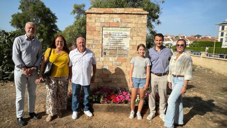 Torrevieja rinde homenaje a Antonio Ruiz “El Liebre”, el hombre que hizo posible la pinada del Molino del Agua