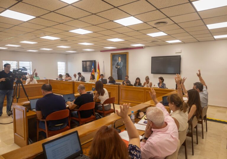El PSOE de Torrevieja proponer destinar los 1,27 millones de euros adicionales que el Ayuntamiento recibirá a reforzar las ayudas a asociaciones, ONGS y universidades