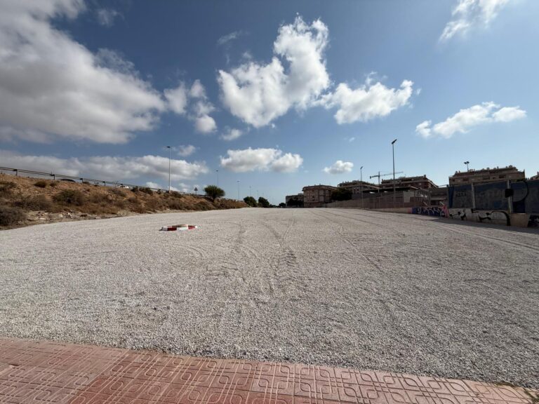 El aparcamiento disuasorio de la avenida de la Estación abrirá al público este viernes