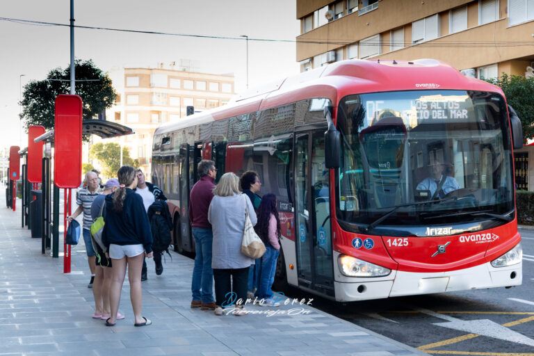 El PSOE de Torrevieja acusa al PP de querer tumbar una moción para mejorar el servicio interurbano