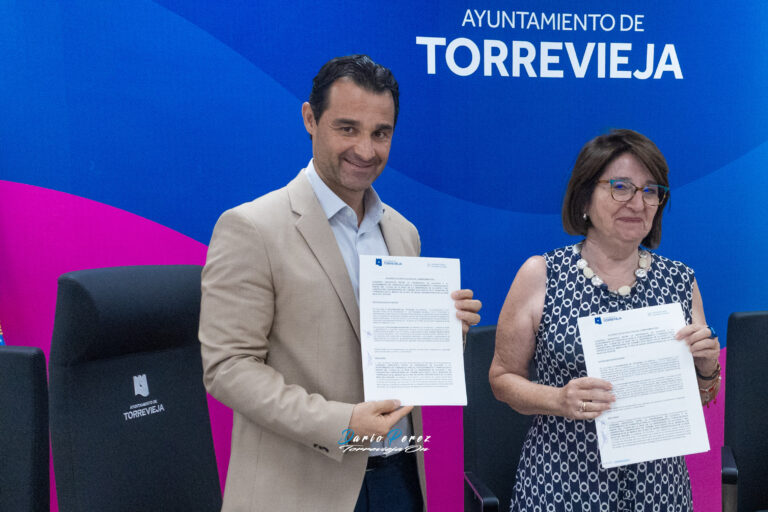 La Universidad de Alicante y el Ayuntamiento de Torrevieja renuevan su convenio tras diez años de colaboración