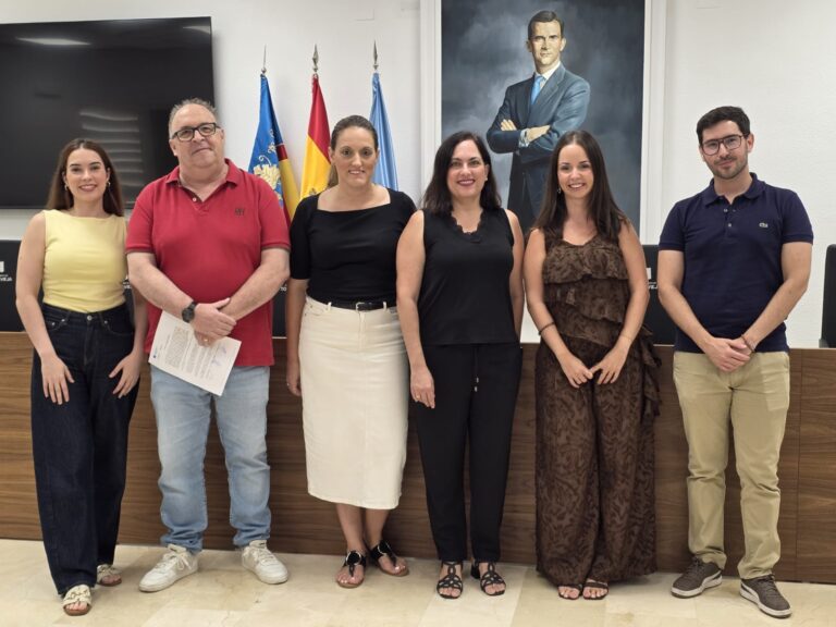 El Ayuntamiento de Torrevieja incorpora cuatro nuevos profesionales para reforzar los servicios municipales