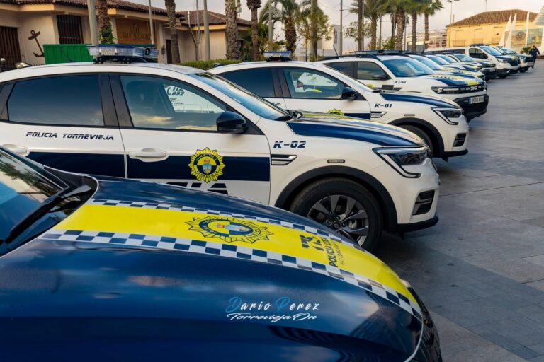 Así trabaja la Policía Local de Torrevieja cada día para atender a vecinos y visitantes