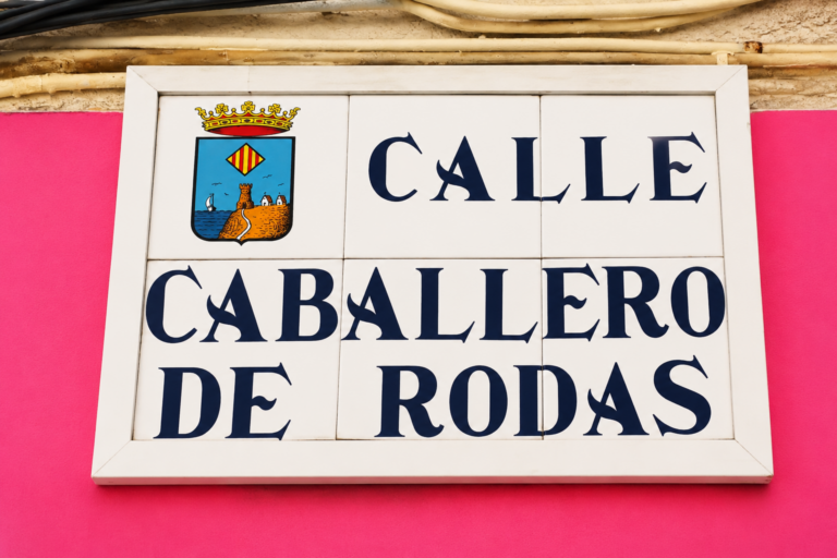Caballero de Rodas: el personaje que da nombre a una de las principales calles de Torrevieja