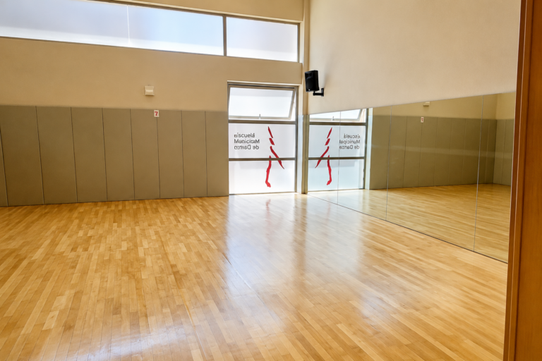 El Instituto Municipal de Cultura invierte más de 17.500 euros en la renovación de las aulas de danza del Centro Cultural Virgen del Carmen