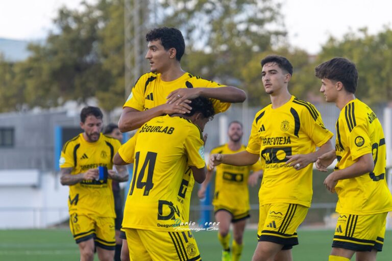 El Sporting Costablanca hace un balance positivo de la pretemporada antes de su histórico debut en liga