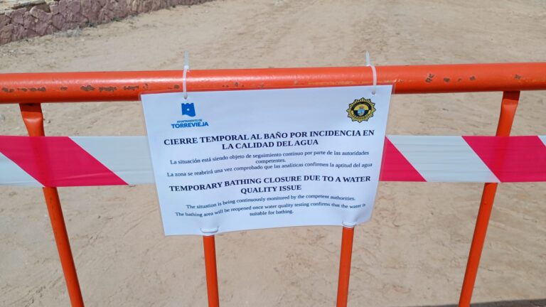 Cala Piteras reabre al baño tras confirmarse la normalización de los parámetros del agua