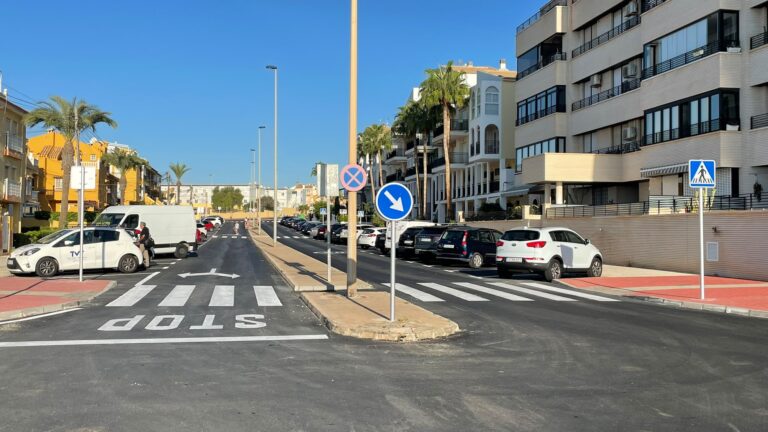 Finalizan las obras de reasfaltado y mejora de la accesibilidad en Mar Azul y Lo Ferrís
