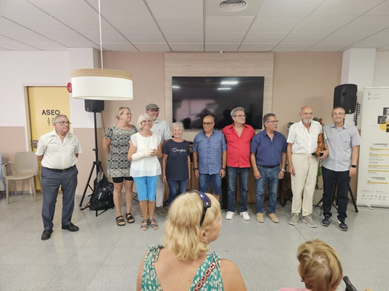 EL CURSO DE MÚSICA INCLUSIVO FRANCISCO CASANOVAS REALIZA SU DECIMOQUINTO CONCIERTO SANITARIO EN EL CENTRO RESIDENCIAL SAVIA VILLAMARTÍN