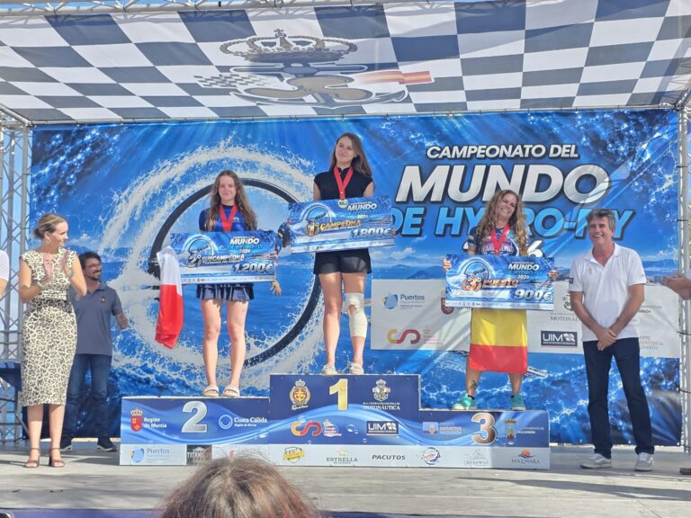 La torrevejense Elena Vera Gullón consigue el bronce en el Campeonato del Mundo de Hydrofly